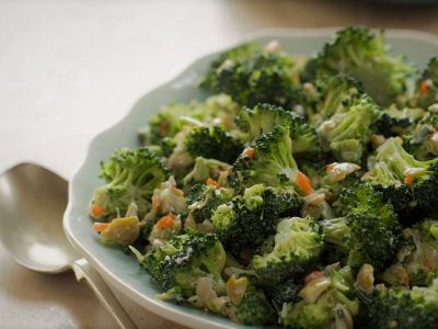 raw brocoly salad