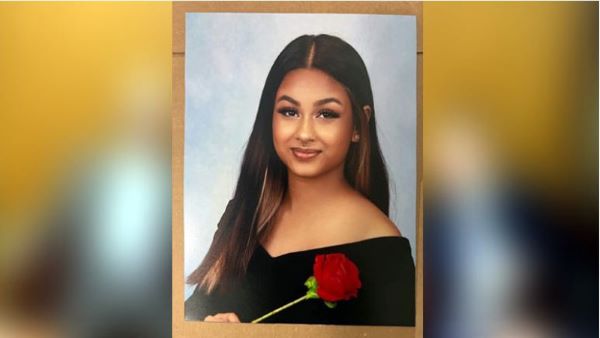 কলেজছাত্রী দেবপ্রীতা দে ব্রতীর 2401300843